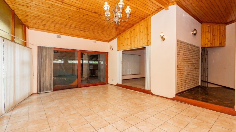 5 Bedroom Property for Sale in Silver Oaks Western Cape